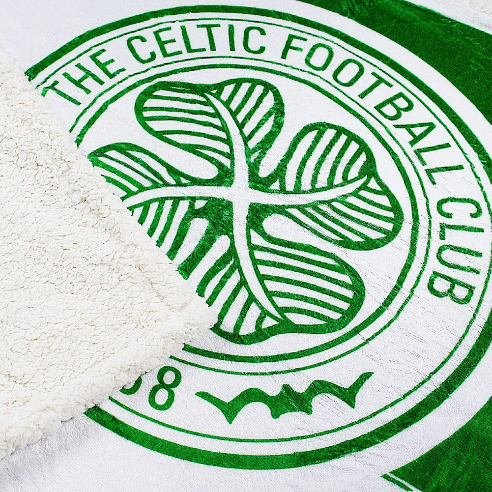 Celtic FC Crest Sherpa Fleece Blanket - Image 2